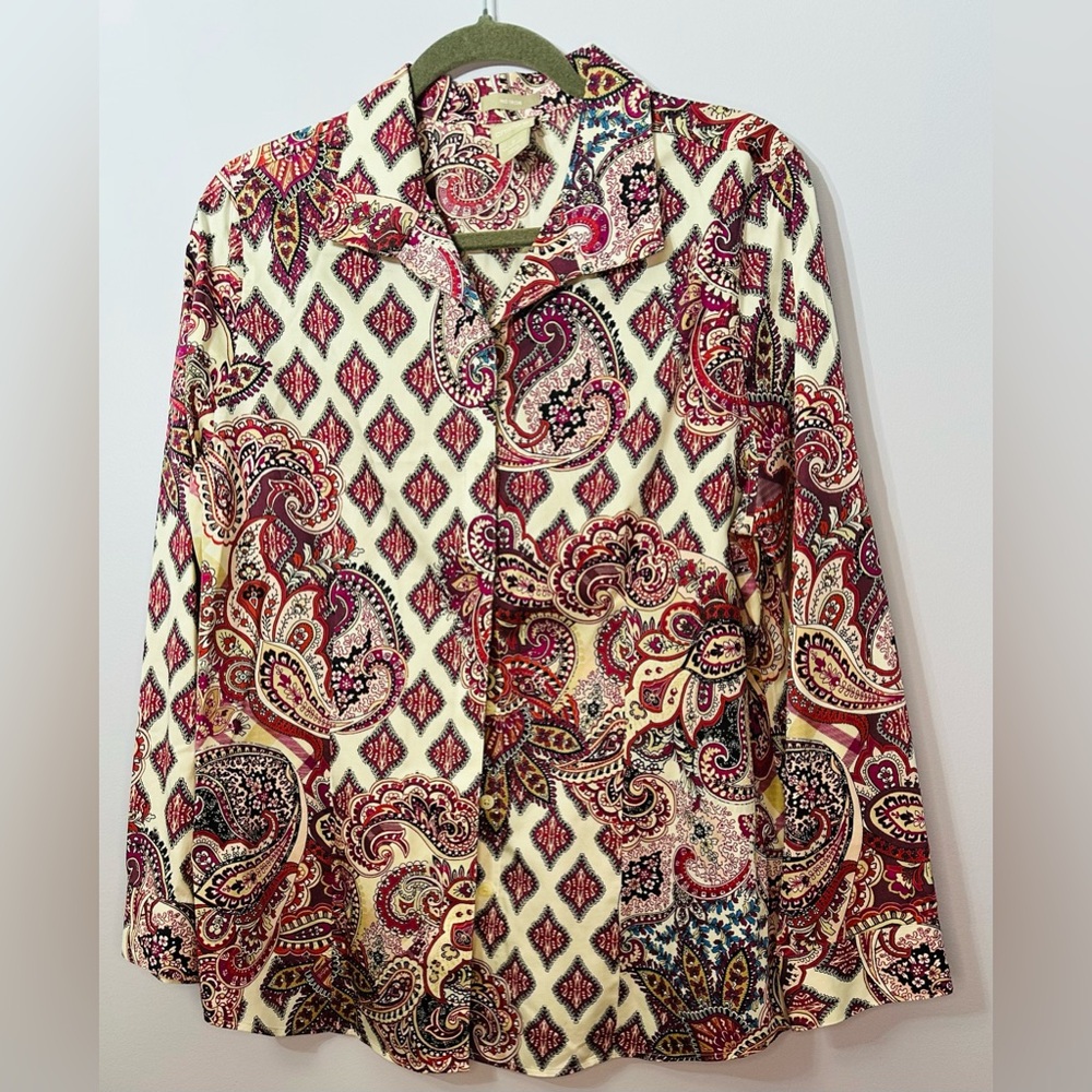 Chico's Cream and White Button Down Shirt with Notched Collar